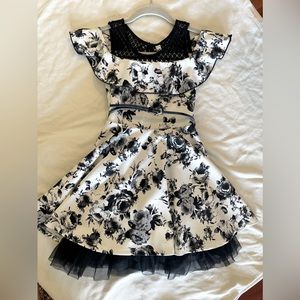 Beautees youth girls size 7-8 black and white dress EUC